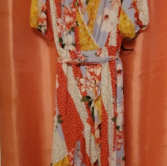 Floral Print Maxi Dress - Picture 2 of 3